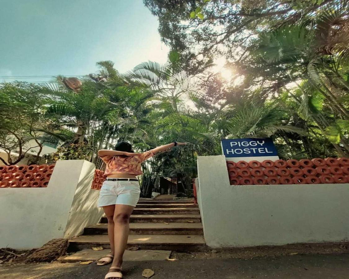 พิกกี้ โฮสเทล คาลองกูต GOA ภายนอก รูปภาพ